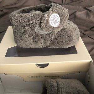 Ugg grey bootie 6-12 m, 2/3 size